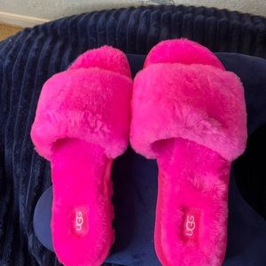 Ugg fluffy slippers- Cozetta curly